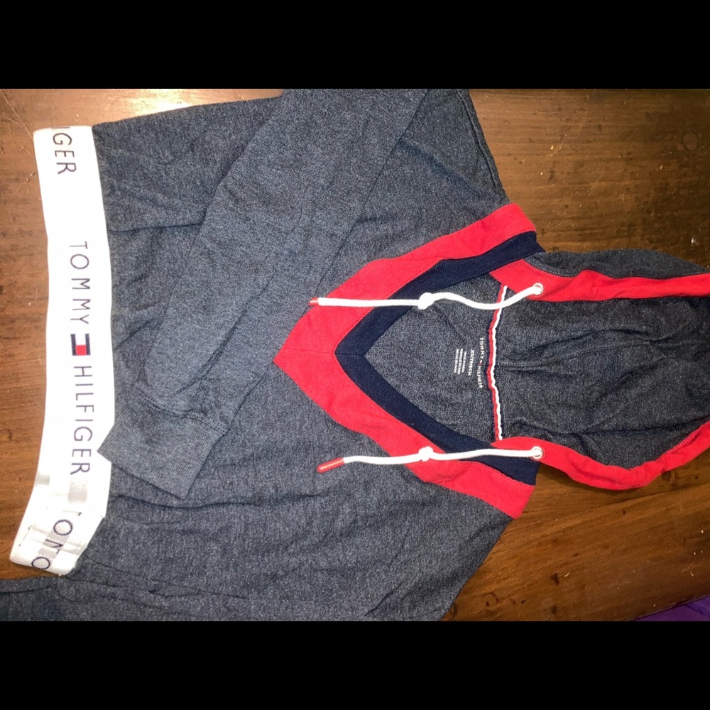 Tommy Hilfiger Cropped Hoodie